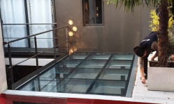 Plancher en verre réalisé par nos équipes