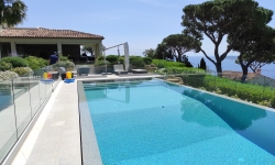 Barrière de piscine en verre Saint Tropez