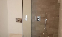 Paroi de douche en verre sur mesure un côté